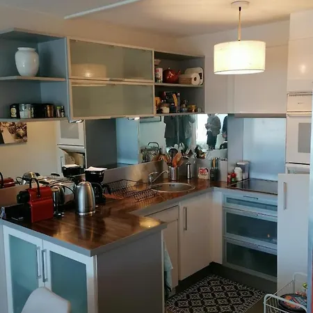 شقة Bright 49 M With Balcony Near The Beach *